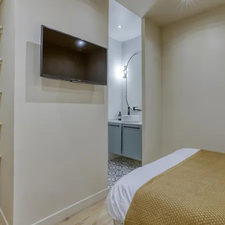 And New 2 Bedrooms Flat - Heart Of 02 Apartment